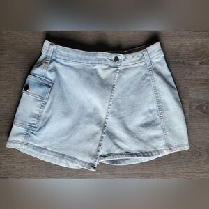 Light Wash Denim Skort Size Medium NWOT